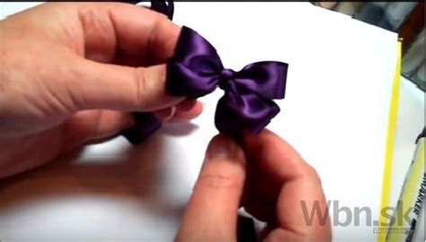 Detailná infografika postupu výroby lepenej mašle zo stuhy s rozmermi