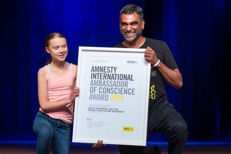 Greta Thunberg s ocenením Amnesty International a mladými aktivistami