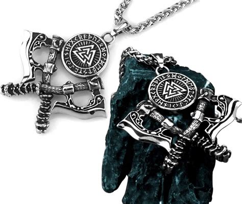 Symbolický obrázok zobrazujúci germánsku históriu a symboly.