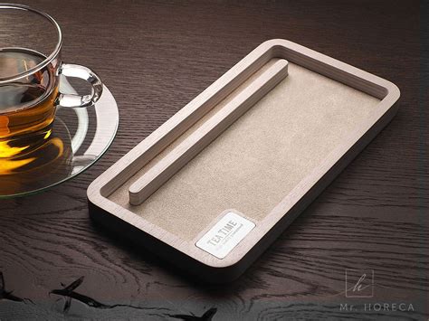 Rôzne praktické handmade darčeky pre otca (organizér na náradie, drevený otvárač, terárium, maľovaná taška)