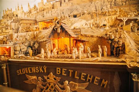 Infografika porovnávajúca Slovenský betlehem s inými významnými betlehemami