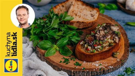 Svadobné uvítanie novomanželov s chlebom, soľou a prípitkom