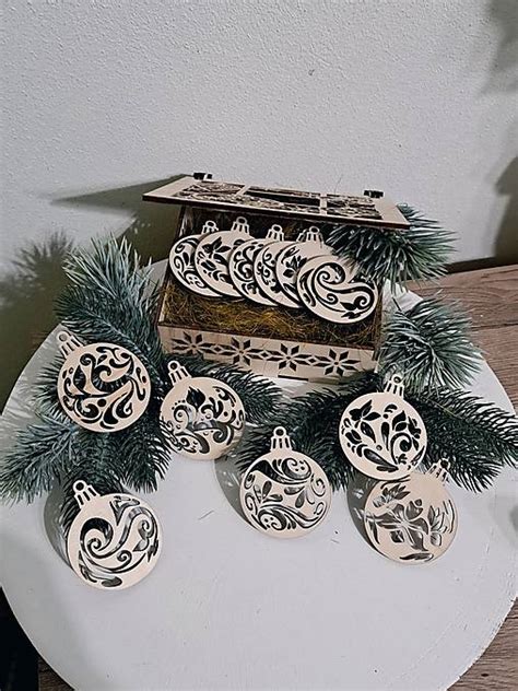 príklady decoupage a textúr na drevených dekoráciách