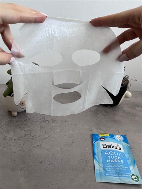 tvár bojovníka namaľovaná na kartónovej maske s drôtikmi