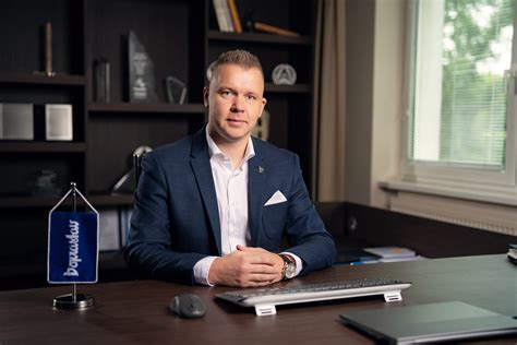 Tematické foto: Nový líder prezentuje svoju víziu tímu.