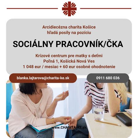 Fotografia: dobrovoľník alebo sociálny pracovník Jaroslav pomáha s administratívou