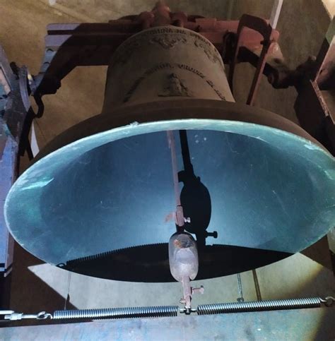 Tematické foto: Kostolné zvony, pútnici