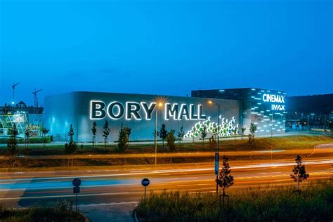 Vianočné nákupné centrum Bory Mall exteriér
