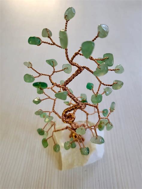 Detailný záber na zelený avanturínový stromček šťastia