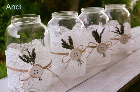 romantický svietnik zo sklenenej dózy s vintage rozetkou