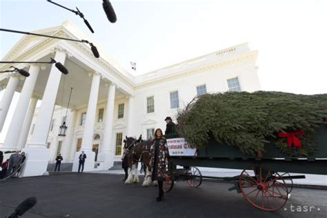 Melania Trumpová pri oficiálnom predstavovaní vianočnej výzdoby Bieleho domu