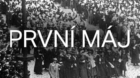Fotografia: Tradičný slovenský máj (májka) ozdobený stuhami