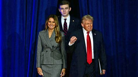 Donald Trump s rodinou (dcéra Tiffany, syn Donald Jr., manželka Melania, dcéra Ivanka a syn Eric Trump)