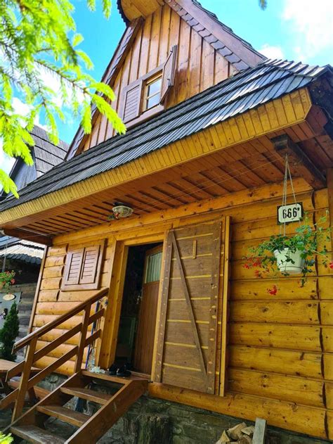 Fotografia tradičnej goralskej drevenice v Zuberci