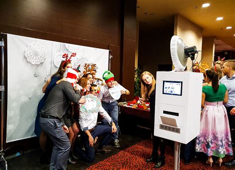 Fotokútik s vianočnými rekvizitami pre firemný večierok