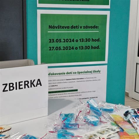 Ilustrácia detí s ručne vyrobenými darčekmi a blahoželaniami pre otca