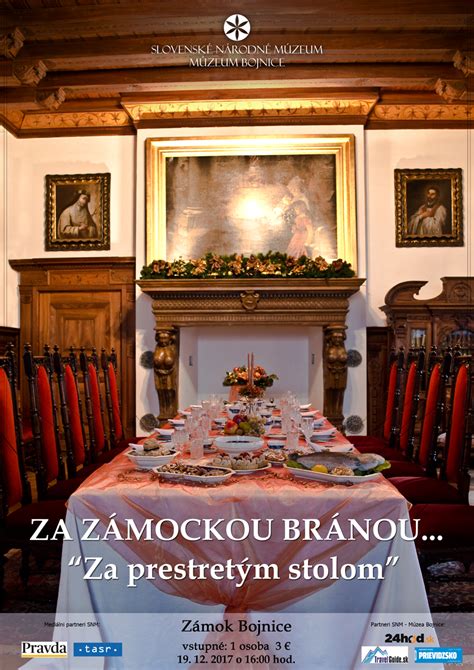 Tematická fotografia svadobného cateringu s bohato prestretým stolom
