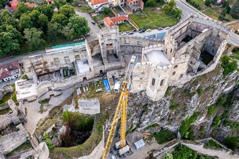 Mapa s vyznačenou polohou hradu Beckov