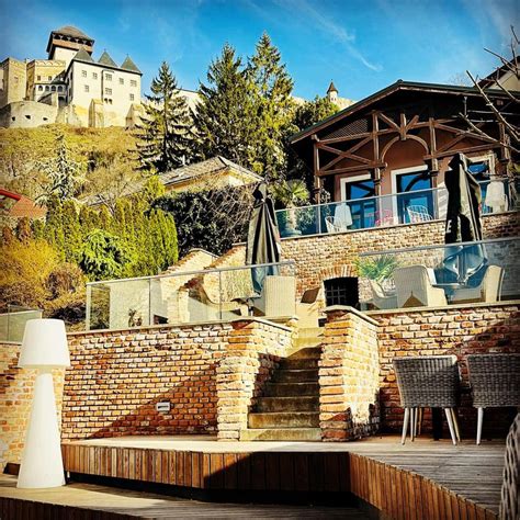 Súčasný pohľad na areál moderného pivovaru pod hradom Šariš