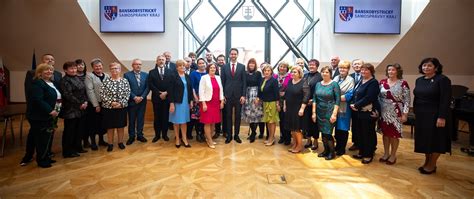 Fotografia z pódia počas slávnostnej akadémie ZUŠ.