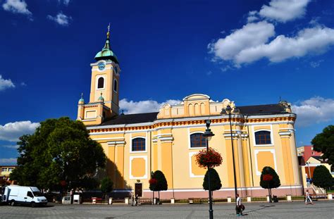 Rímskokatolícky kostol Nanebovzatia Panny Márie s najvyššou kostolnou vežou