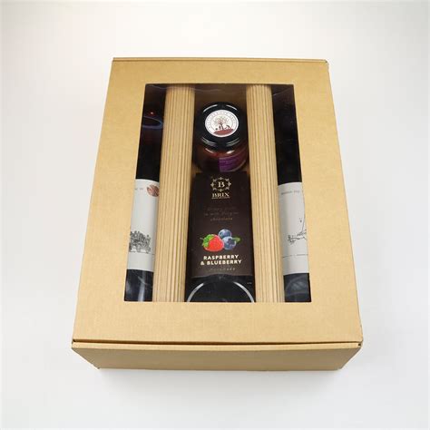 infografika s rôznymi štýlmi balenia darčekov: krabica, fľaša a darčeková taška