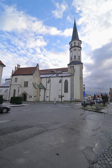 Záber na reštaurátorské práce na historickom diele v interiéri Kostola sv. Jakuba v Levoči.