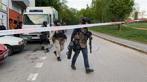 zasah policie proti demonstrantom