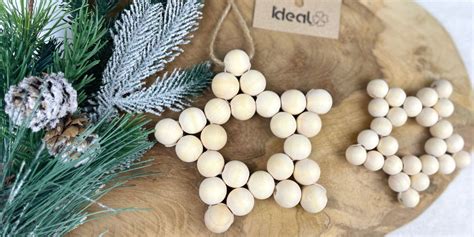 Hotová vianočná hviezda z drevených korálok