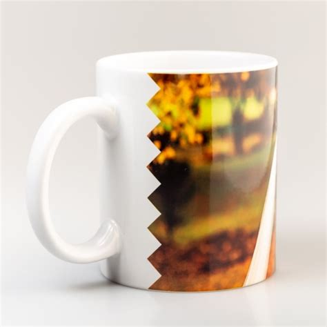 Ukážka personalizovaných produktov ako hrnček s fotkou, gravírovaný náramok a fotokniha.