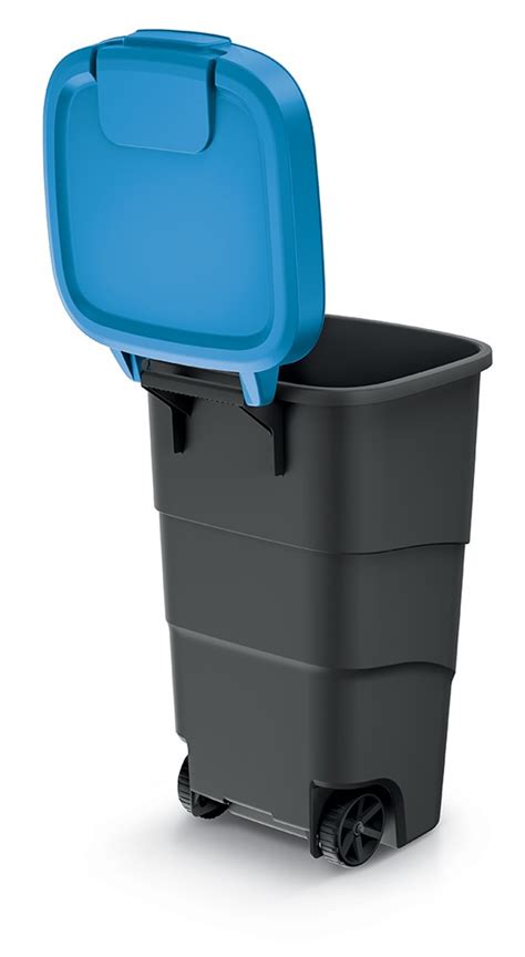 Nádoba s modrým mliekom a etiketou R2-H2O