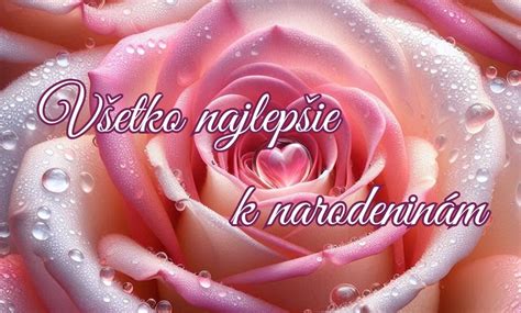 Tematické foto: darček k narodeninám so zásnubným prsteňom