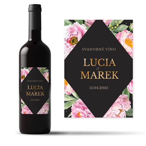 Ilustrácia svadobného oznámenia s pivóniami a rosegold potlačou, otvárací formát, s vymeniteľnou magnetickou kartičkou s dátumom.