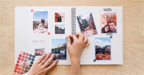 Tematická fotografia svadobného albumu, otvorené strany s fotkami