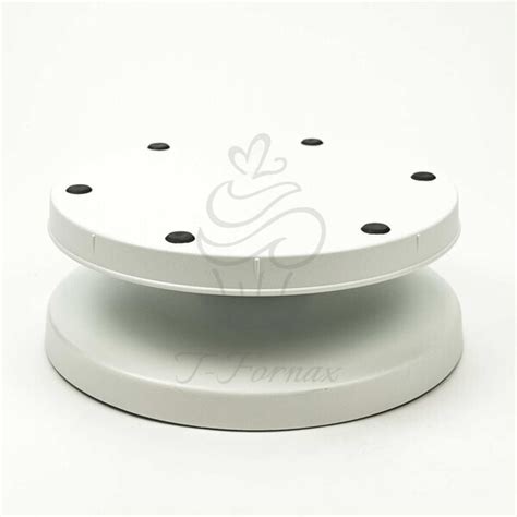 Otočný stojan na torty pre ľahšie zdobenie a prezentáciu