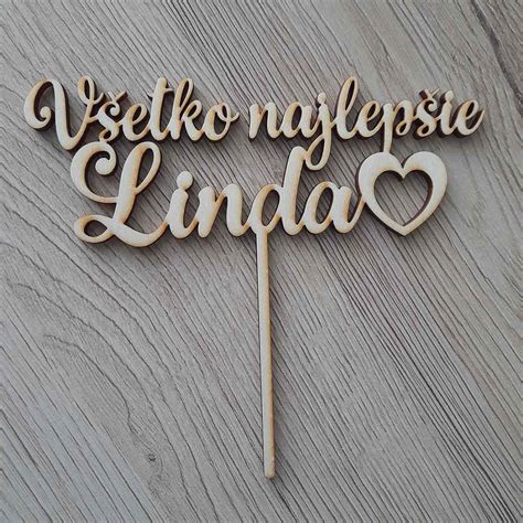 Vtipné figúrky a drevené zápichy na personalizované torty s humorným motívom