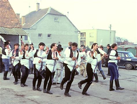 fotografia fašiangovej obchôdzky alebo tanca 