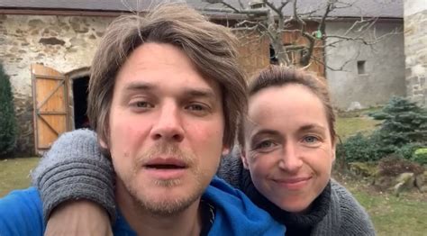 Fotografia Vojtěcha Dyka a Tatiany Vilhelmovej z ich svadobného dňa