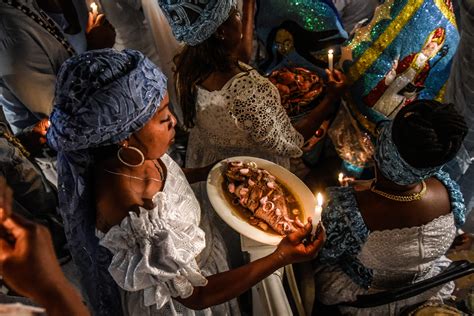 Infografika: Porovnanie metódy škrobenia škrobom vs. cukrovou vodou s postupom sušenia
