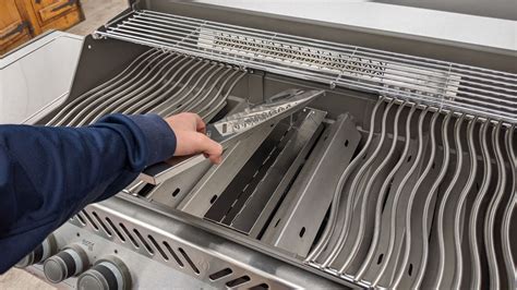 Infografika: Kľúčové parametre výberu plynového grilu (výkon, plocha, materiál)