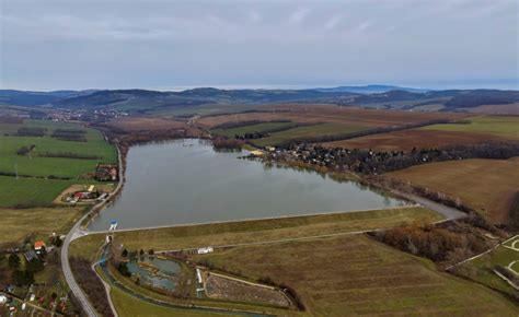 infografika s mapou okolia Sobotišťa znázorňujúca vzdialenosti k turistickým cieľom ako Kunovská priehrada a Kožíkov vrch