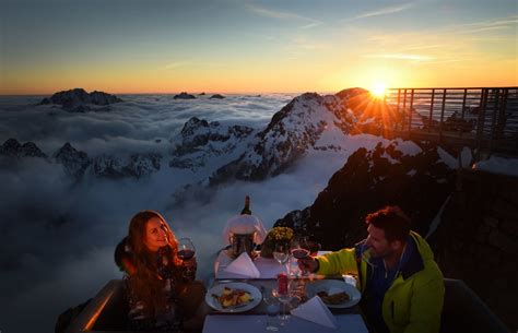 Romantické zásnuby na Lomnickom štíte s výhľadom na Tatry