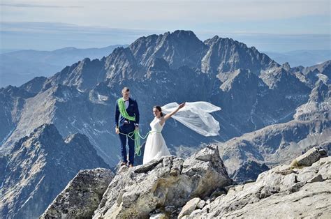Svadobné fotenie na Lomnickom štíte za slnečného počasia
