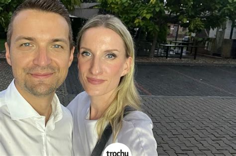 Tematické foto: Adela a Viktor Vinczeovci na slávnostnom obrade v Tomášove