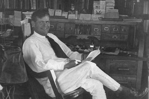 Portrét spisovateľa Jacka Londona v mladšom veku