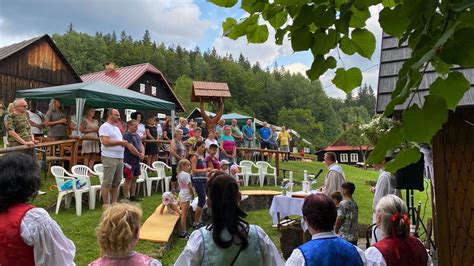 Fotografia zrekonštruovanej budovy DHZ Horný Kelčov s požehnaním