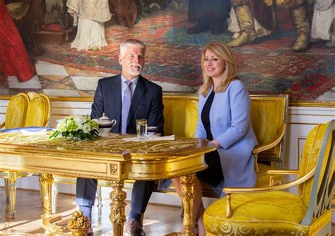 Prezidentka Zuzana Čaputová pri pamätníku