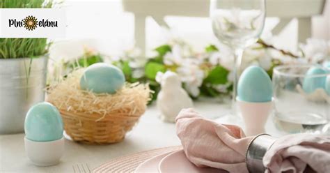 Slávnostne prestretý stôl na krstiny s pastelovými dekoráciami a detskými motívmi