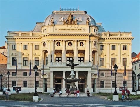 budova Slovenského národného divadla v Bratislave