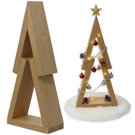 Drevený pník pripravený ako základ pre vianočný svietnik